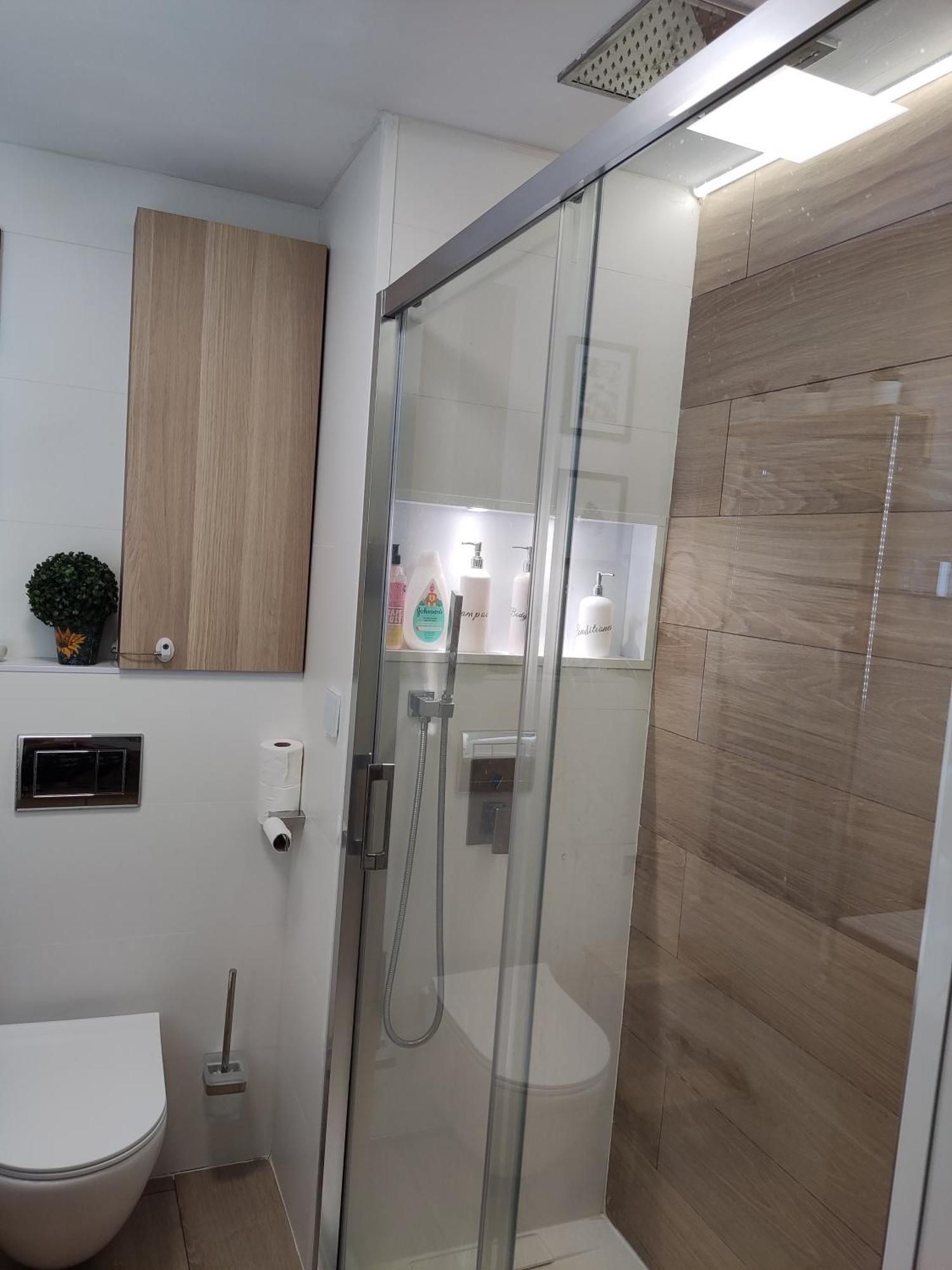 Habitación en casa particular CAJA MAGICA Privada baño compartido *